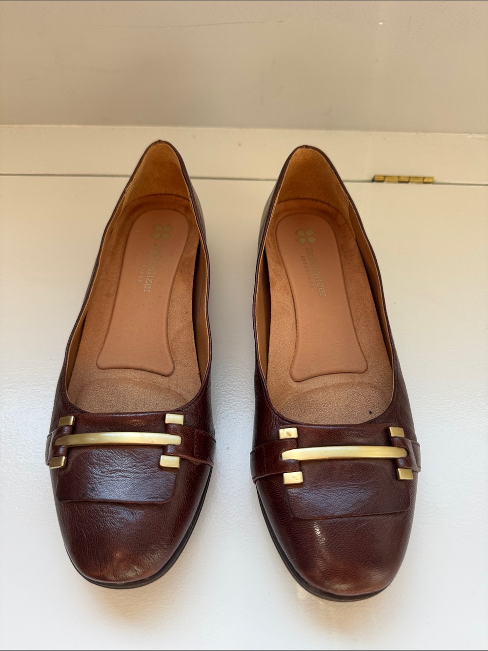 Women's Naturalizer Brown Leather Loafers with Gold Accent, size 8.5N
